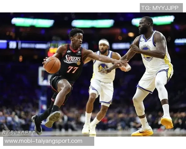 小弟埃奇库姆助力马克西狂砍35分三分球表现出色展现实力