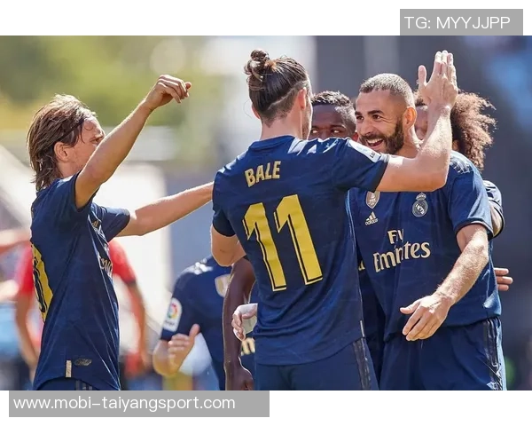 裁判专家解析里奇手球争议认为主裁和VAR的决定完全合理